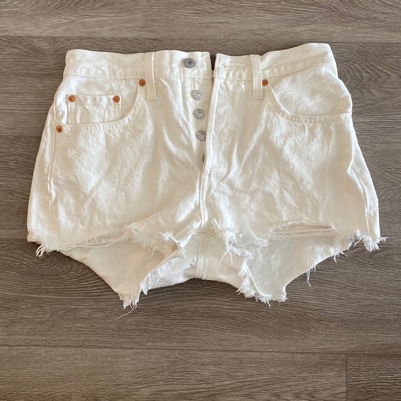 Levi's Pants - Levi's 501 High Waisted White Shorts Size 28